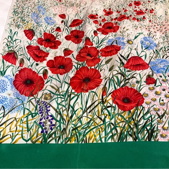 Gucci Silk Floral Print Large Scarf - Picture 9 of 12